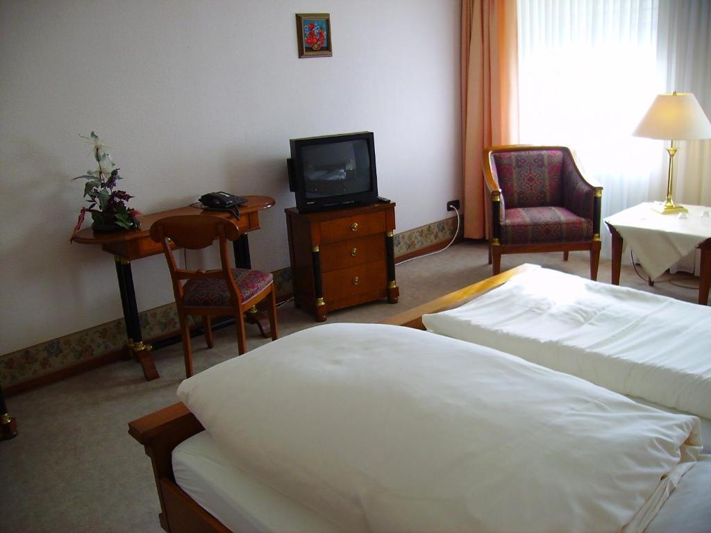 Hotel An Der Hauptallee Бад-Пирмонт Номер фото